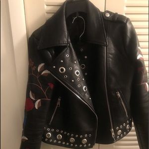 Flower 🌺 leather jacket.